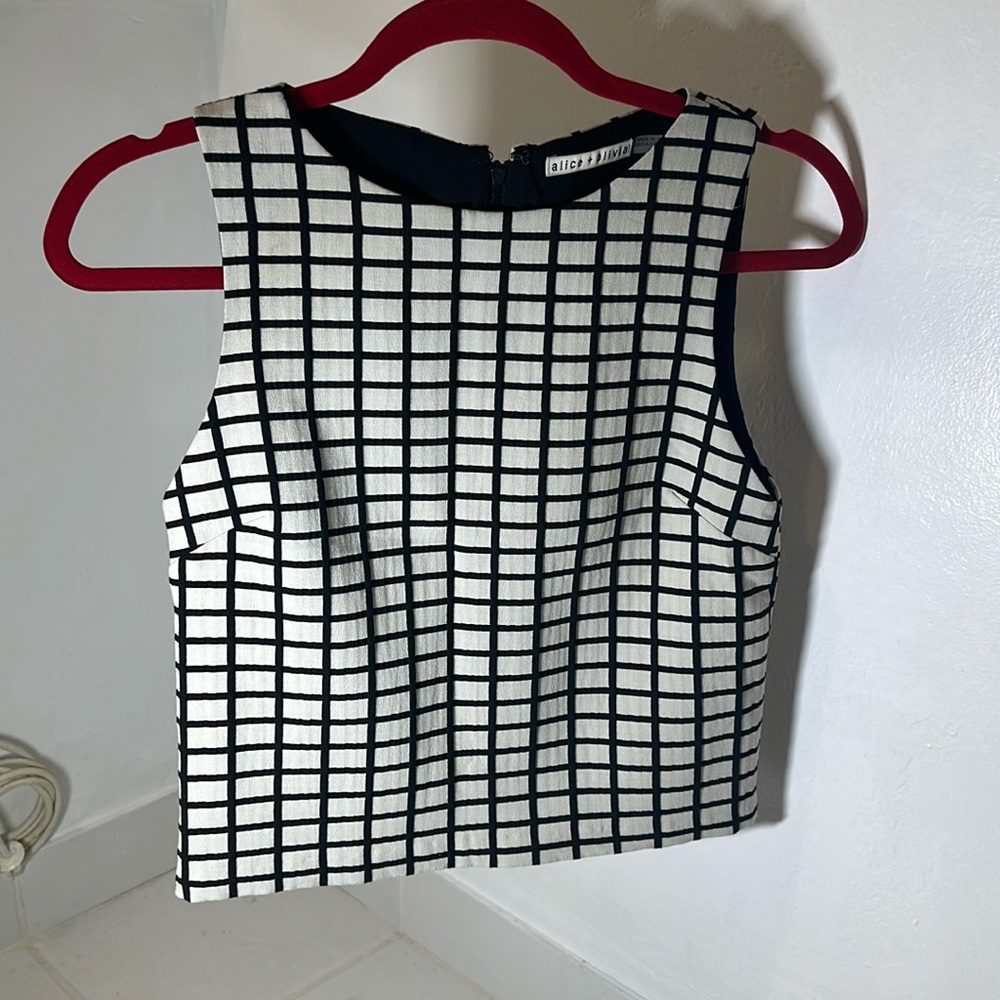 Alice + Olivia Women’s Top Size 0 AMAZING CONDITION